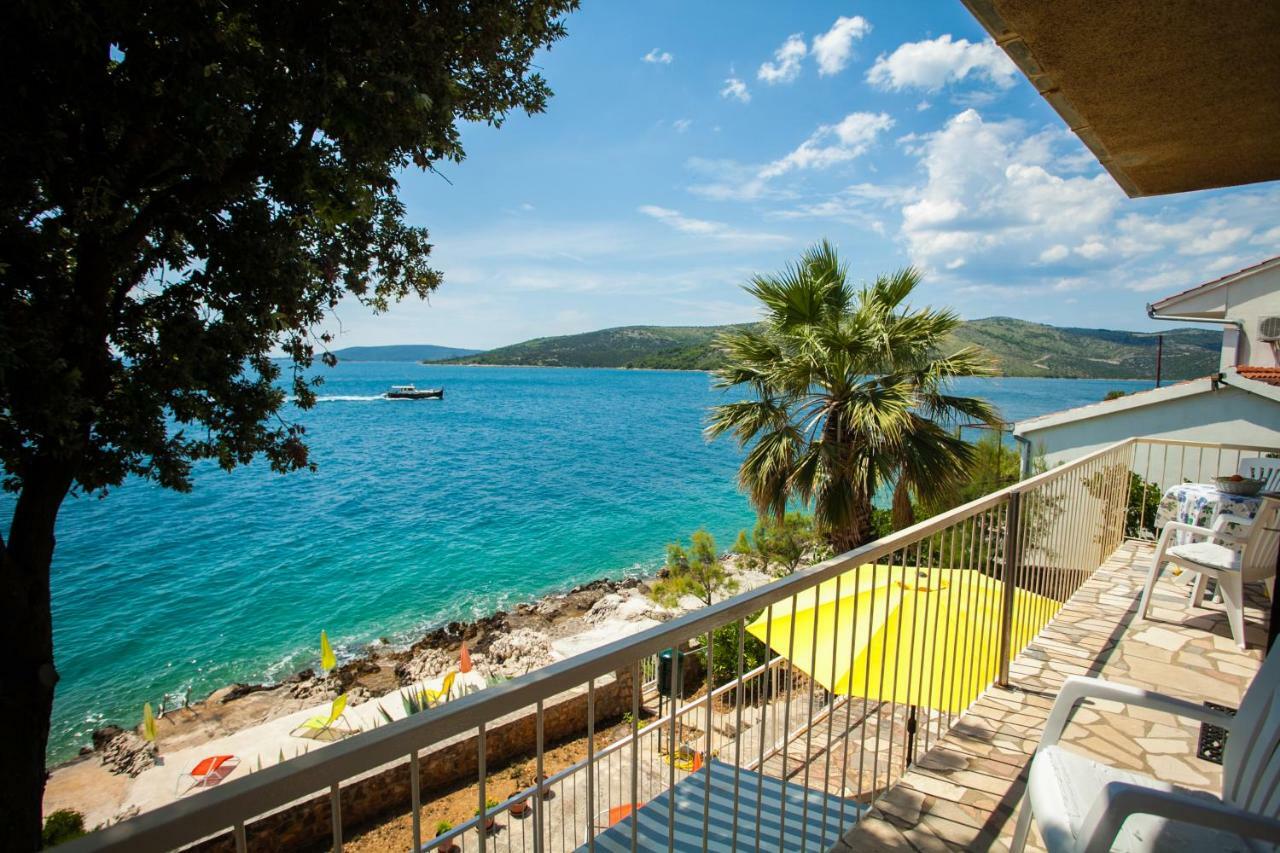 Villa Amarela Seget Vranjica Kültér fotó